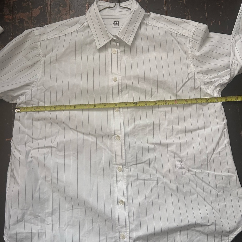 TOTEME Signature Cotton Pinstripe Button-Down Shirt - Picture 10 of 13